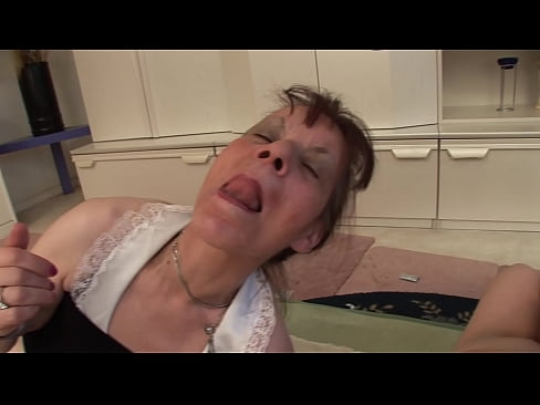 ❤️ Dvi močiutės ir vienas senelis mylisi trise ❤️❌ Anal porno prie mūsų